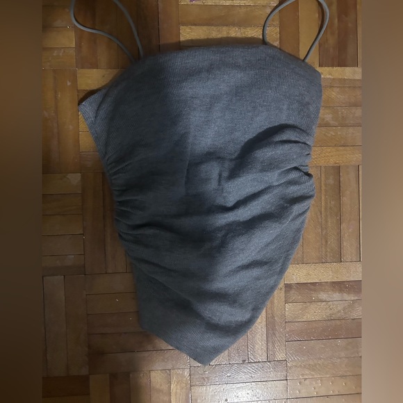 Size small cropped tank top - Picture 1 of 2